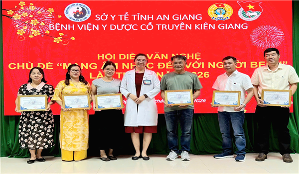 BỆNH VIỆN Y DƯỢC CỔ TRUYỀN KIÊN GIANG LAN TỎA YÊU THƯƠNG TỪ NHỮNG ĐIỀU GIẢN DỊ